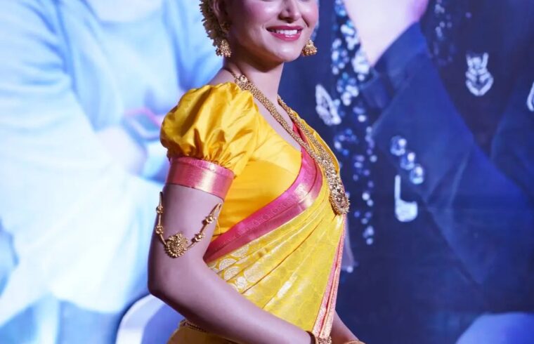 At the trailer launch of her Pan India film, Urvashi Rautela looked amazing and expressed her love for Dhoni and Rajinikanth - WATCH VIDEO NOW